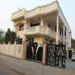 Oyo 10122 Shanti Vilas