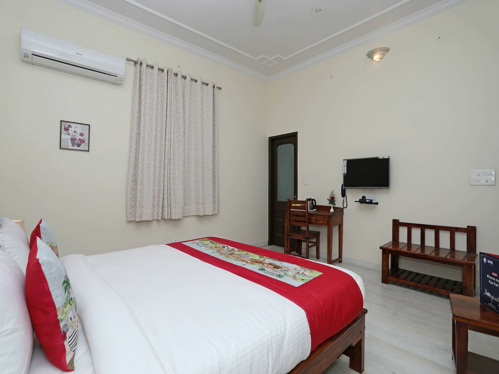 Oyo 10122 Shanti Hotel 2*