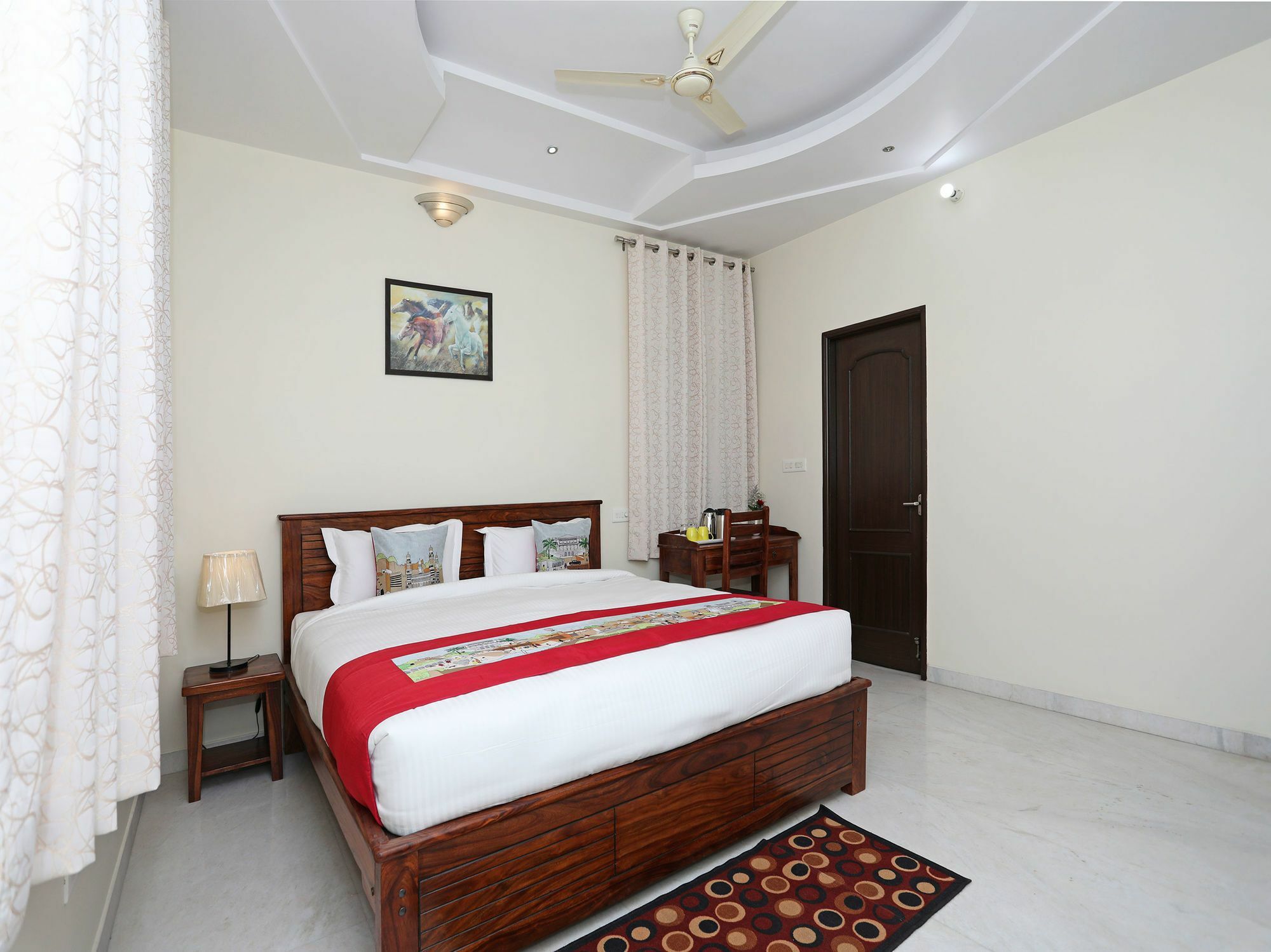 Oyo 10122 Shanti Hotel 2*